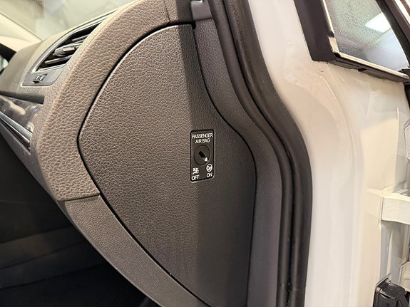 Volkswagen Golf Alltrack 26 of 30