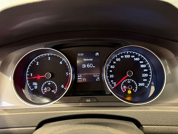 Volkswagen Golf Alltrack 11 of 30