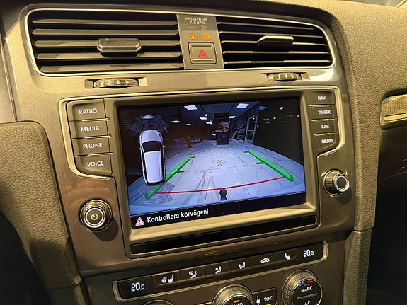 Volkswagen Golf Alltrack 12 of 30