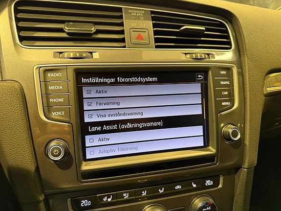 Volkswagen Golf Alltrack 16 of 30
