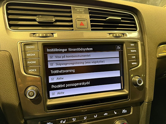 Volkswagen Golf Alltrack 17 of 30