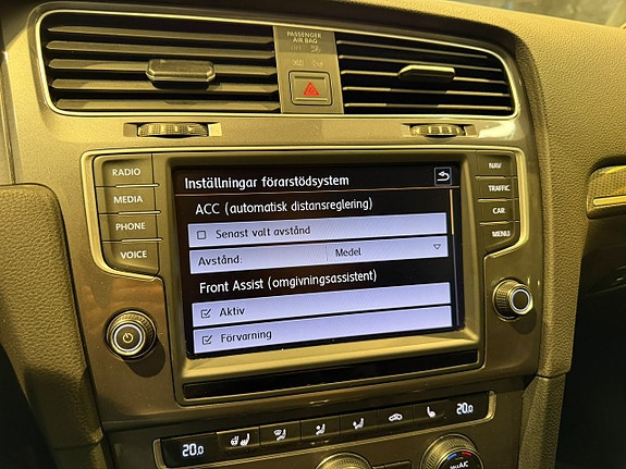 Volkswagen Golf Alltrack 15 of 30
