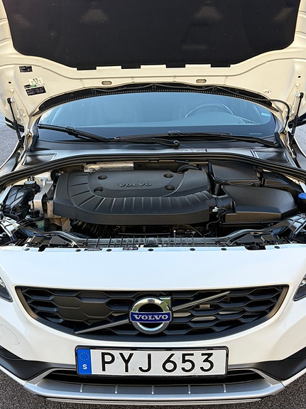 Volvo V60 Cross Country 7 of 8