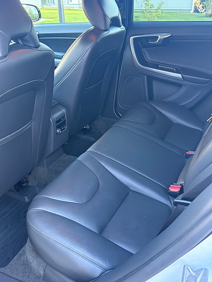 Volvo V60 Cross Country 6 of 8