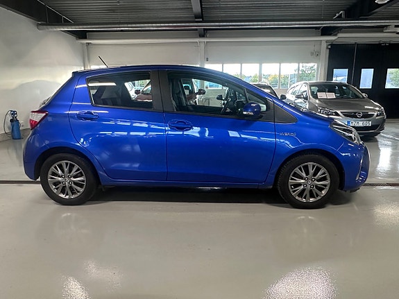 Toyota Yaris 6 of 11