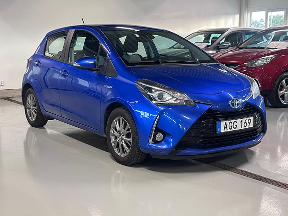Toyota Yaris 2 of 11