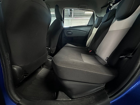 Toyota Yaris 9 of 11