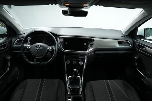 Volkswagen T-Roc 21 of 27