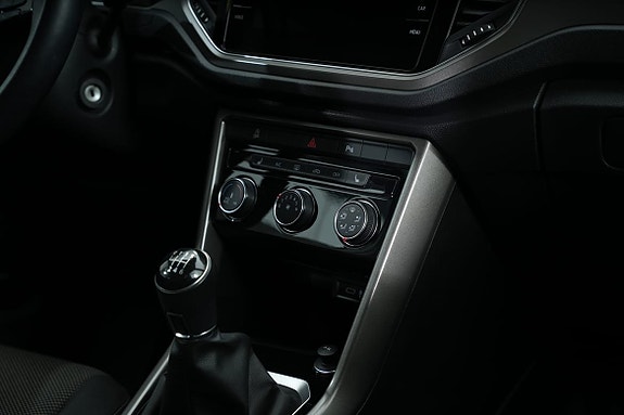 Volkswagen T-Roc 20 of 27