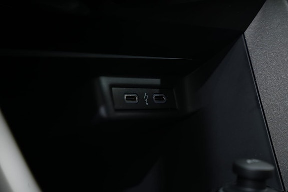 Volkswagen T-Roc 26 of 27