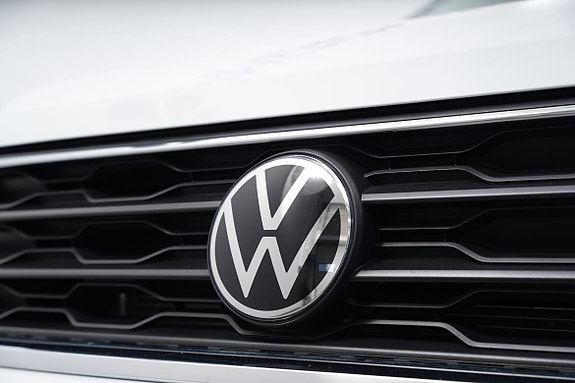 Volkswagen T-Roc 3 of 27