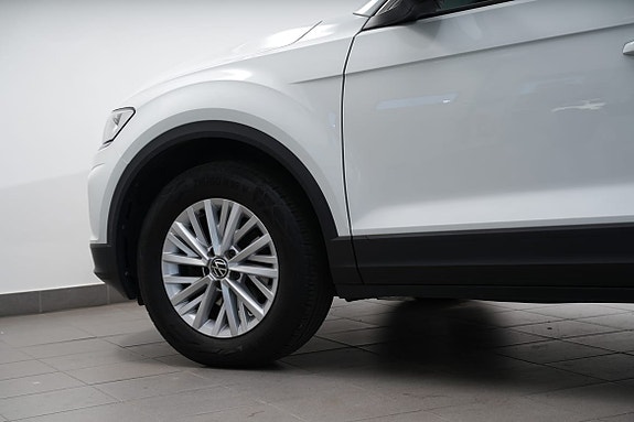 Volkswagen T-Roc 15 of 27