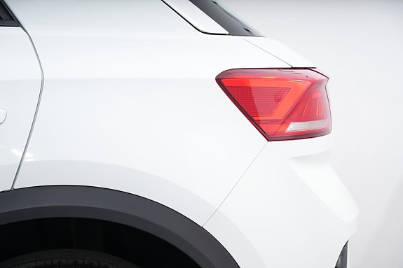 Volkswagen T-Roc 12 of 27