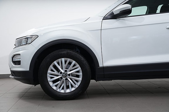 Volkswagen T-Roc 4 of 27