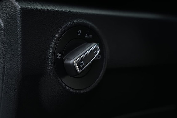 Volkswagen T-Roc 25 of 27