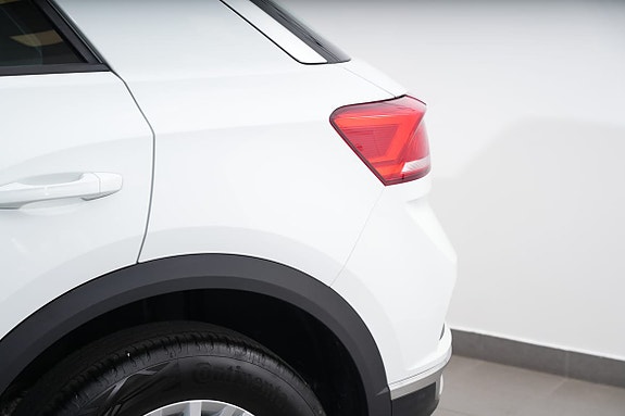 Volkswagen T-Roc 11 of 27