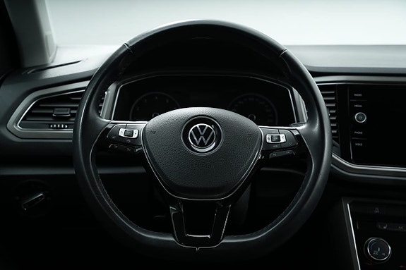 Volkswagen T-Roc 23 of 27