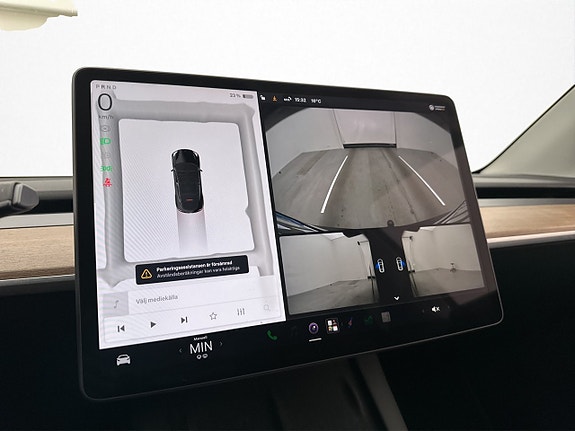 Tesla Model Y 19 of 30