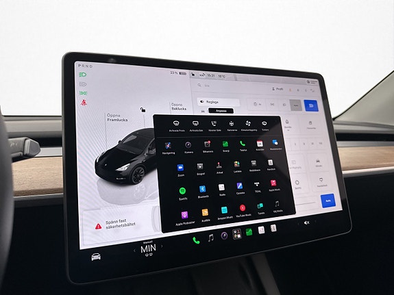 Tesla Model Y 23 of 30