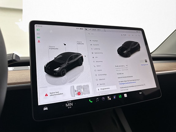 Tesla Model Y 26 of 30