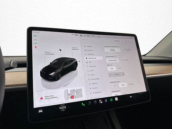 Tesla Model Y 25 of 30