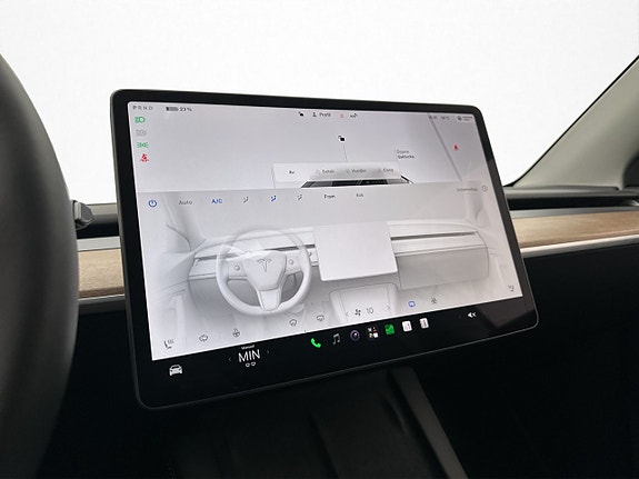 Tesla Model Y 21 of 30
