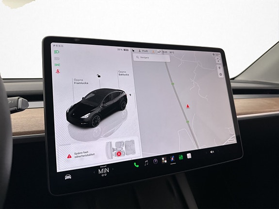Tesla Model Y 24 of 30