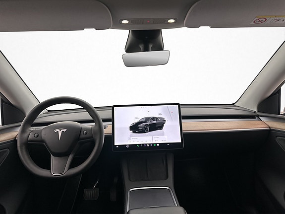 Tesla Model Y 15 of 30