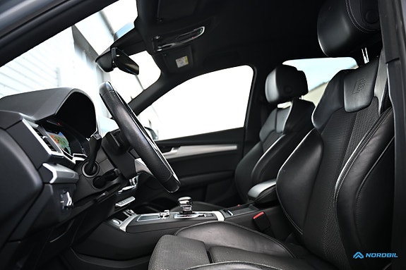 Audi Q5 9 of 23