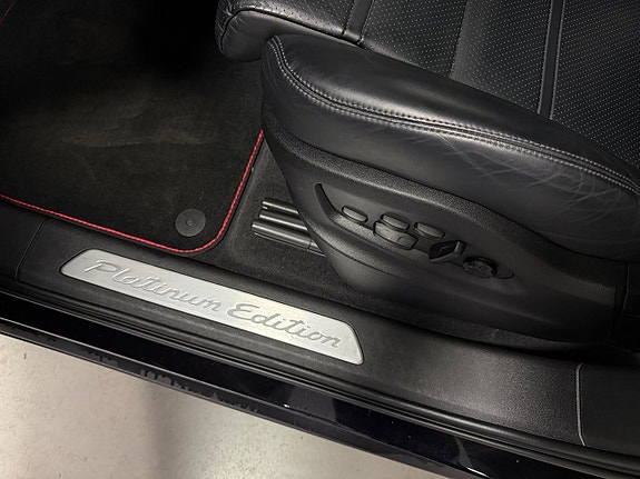 Porsche Cayenne 10 of 21