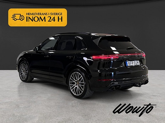 Porsche Cayenne 6 of 21