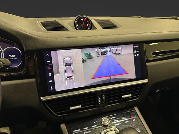 Porsche Cayenne 16 of 21