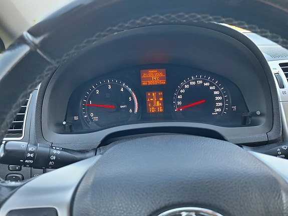Toyota Avensis 7 of 14