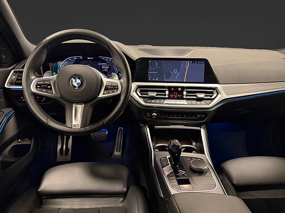 BMW 330e 13 of 19