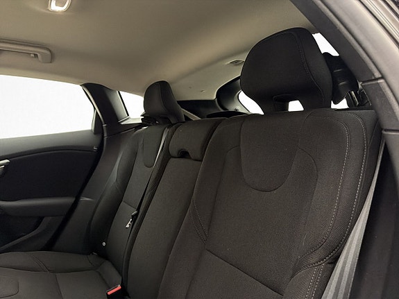 Volvo V40 25 of 30