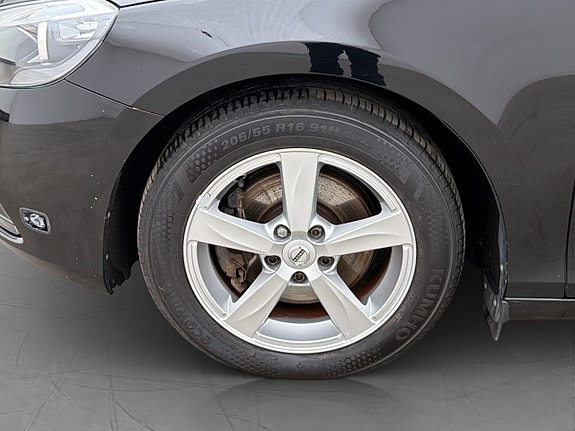 Volvo V40 27 of 30