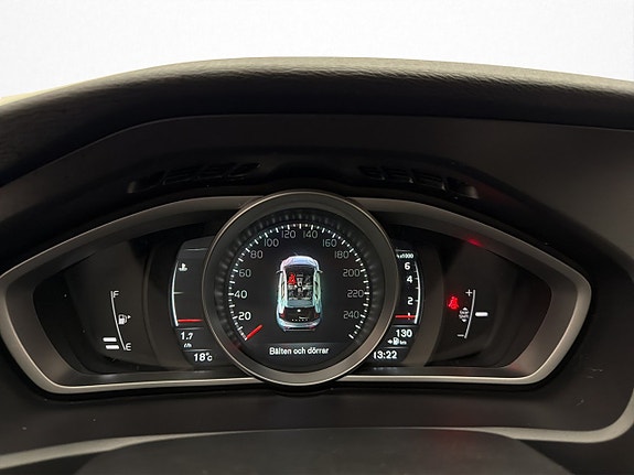 Volvo V40 16 of 30