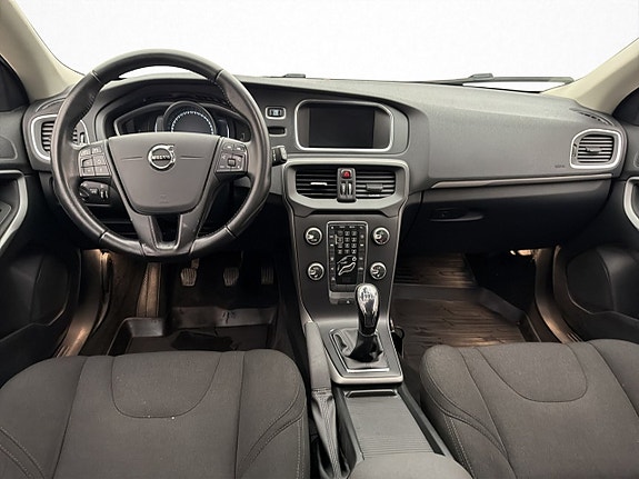 Volvo V40 13 of 30