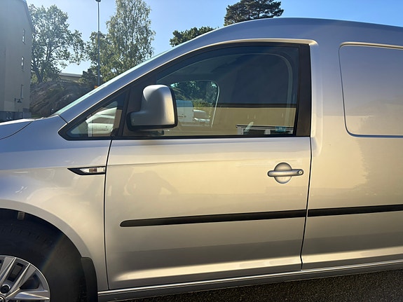 Volkswagen Caddy Maxi 11 of 30
