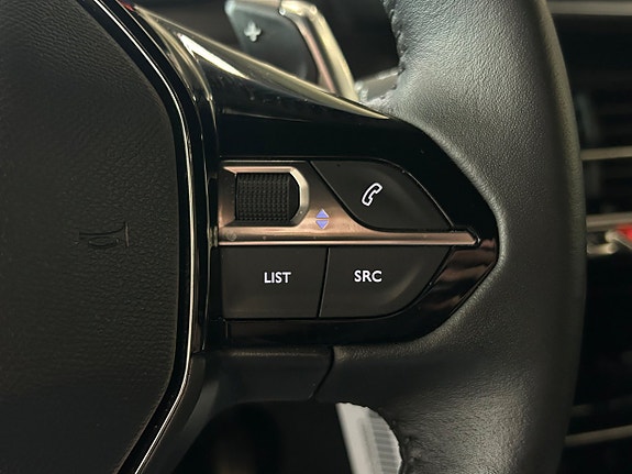 Peugeot 2008 25 of 28