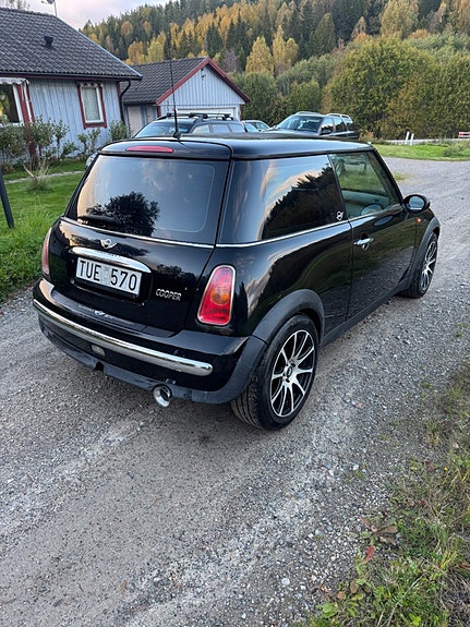 MINI Cooper 3 of 7