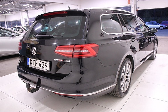 Volkswagen Passat 8 of 30