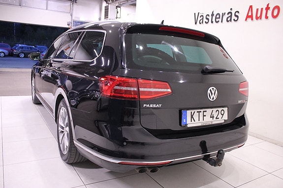 Volkswagen Passat 6 of 30