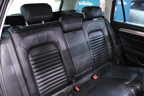 Volkswagen Passat 20 of 30