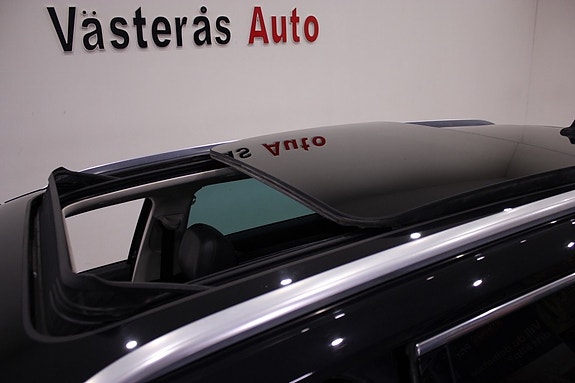 Volkswagen Passat 10 of 30