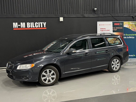 Volvo V70 2 of 11