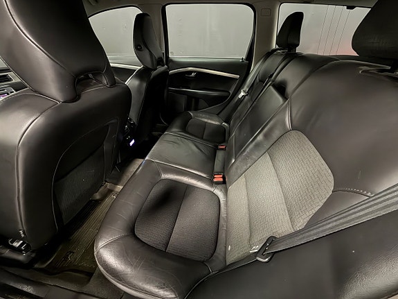 Volvo V70 7 of 11