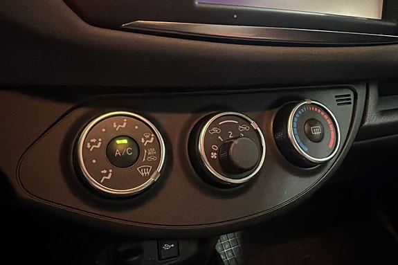 Toyota Yaris 17 of 22