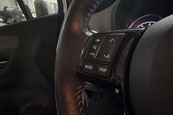 Toyota Yaris 14 of 22