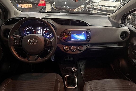 Toyota Yaris 9 of 22